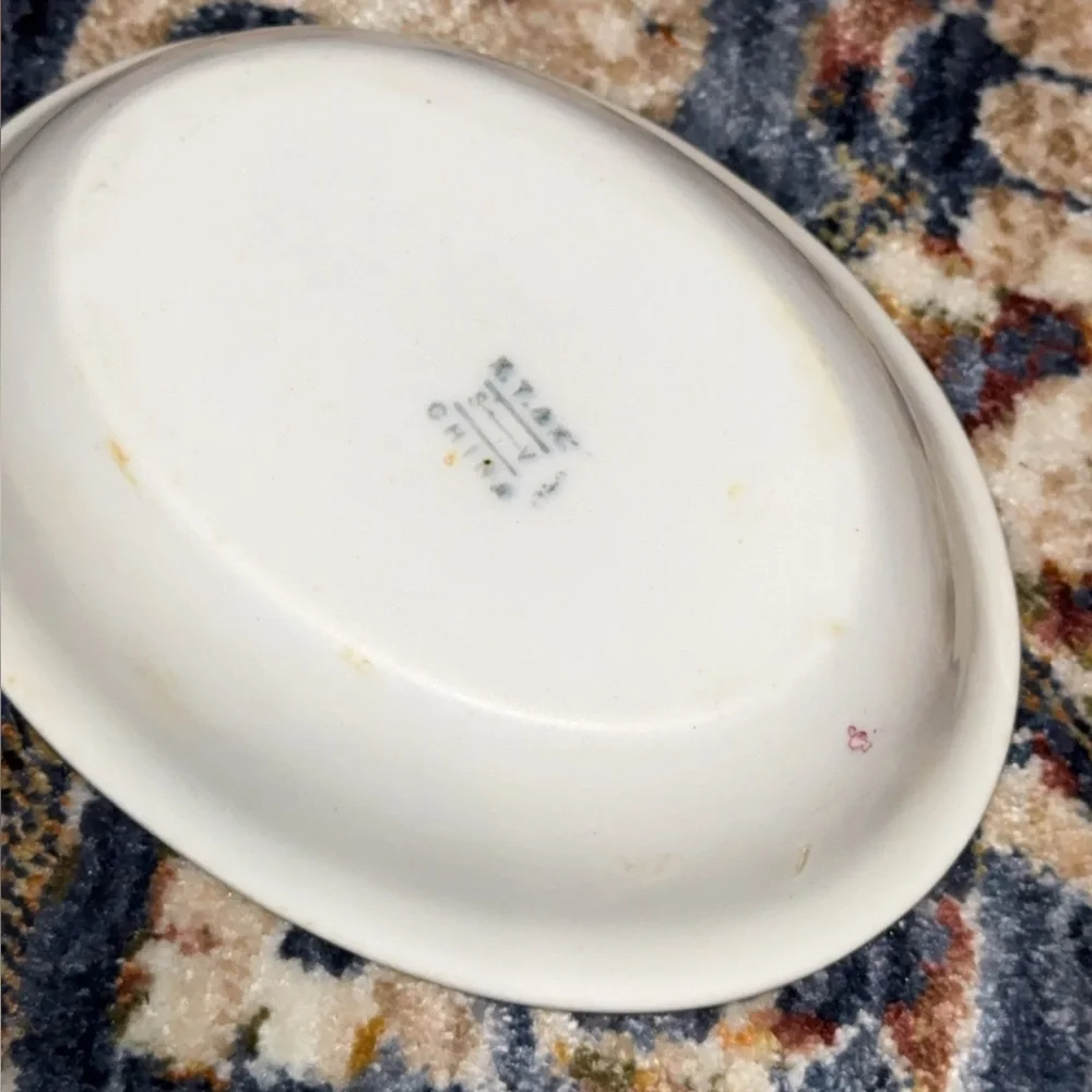 VINTAGE K.T.A.K. S — V CHINA PORCELAIN OVAL SOAP DISH IN WHITE